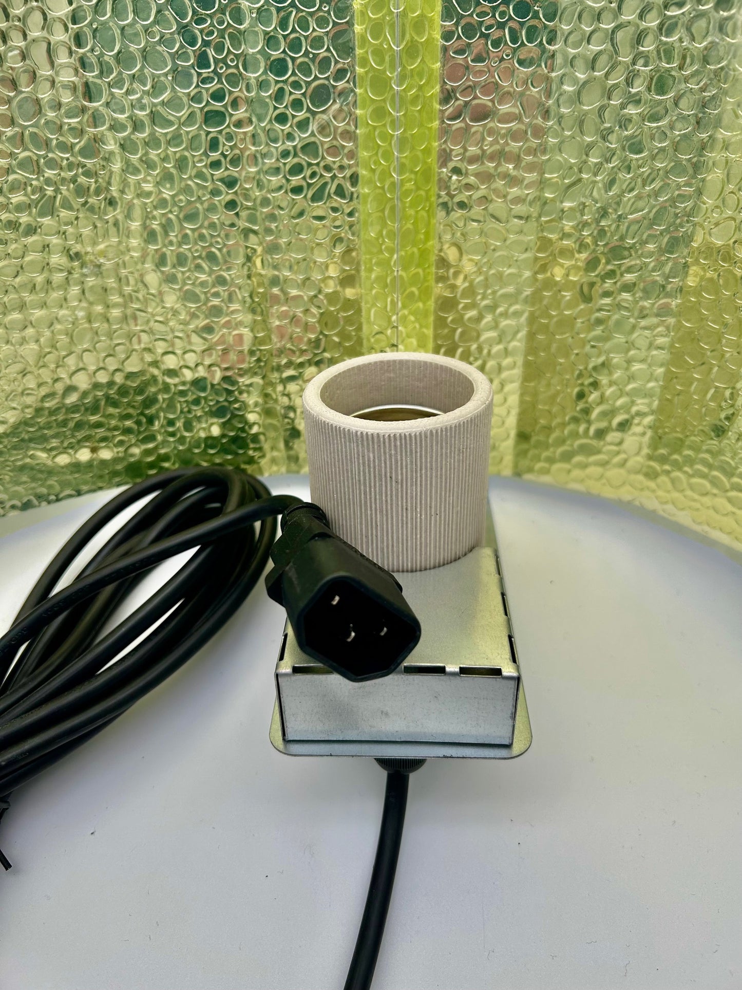 LUMii Black Reflektor,4 m langes IEC-Kabel, Länge: 510mm Breite: 380mm Tiefe: 130mm